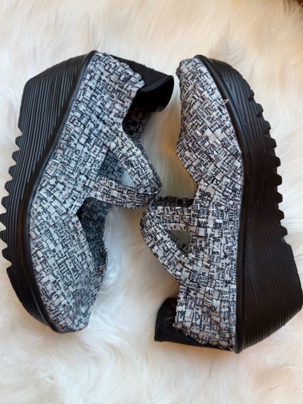 bernie mev. Lulia Newsprint Black White Woven Shoes wedge size 40 - Picture 5 of 6
